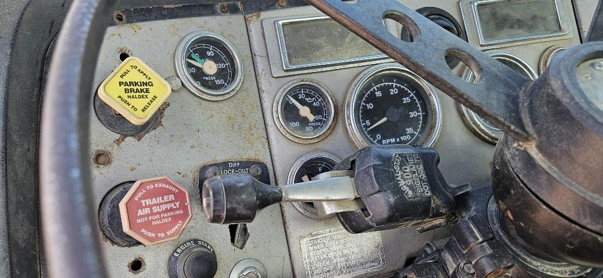 Used Ford LTL 9000 Water Truck