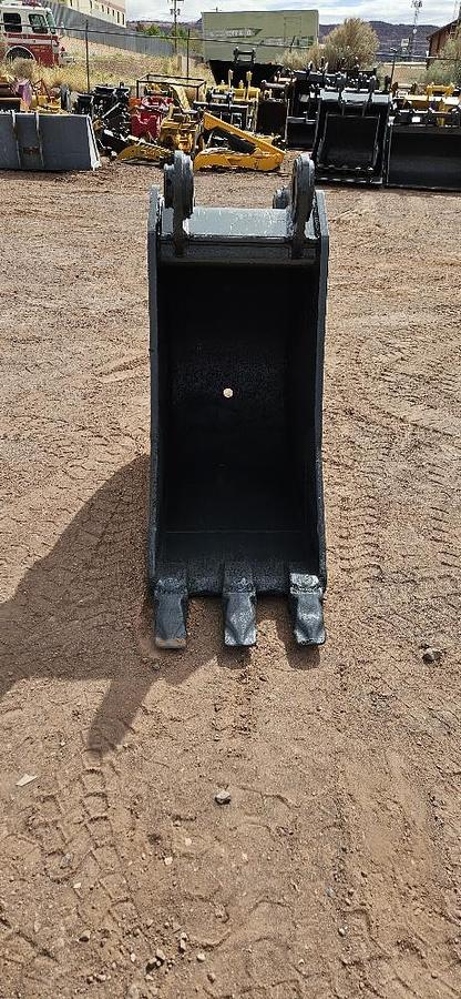 Used 24" Excavator Bucket