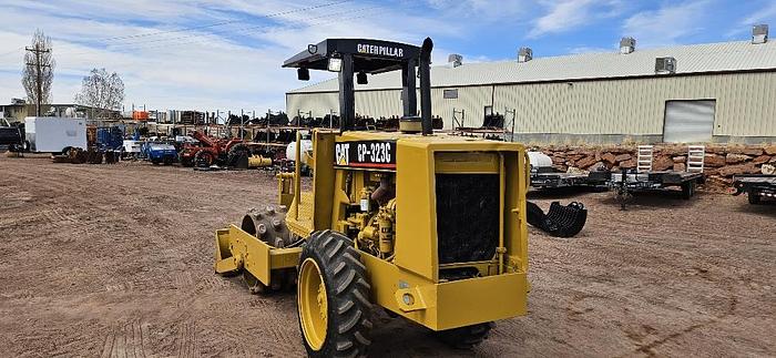Used CAT CP-323C Sheeps Foot Compactor
