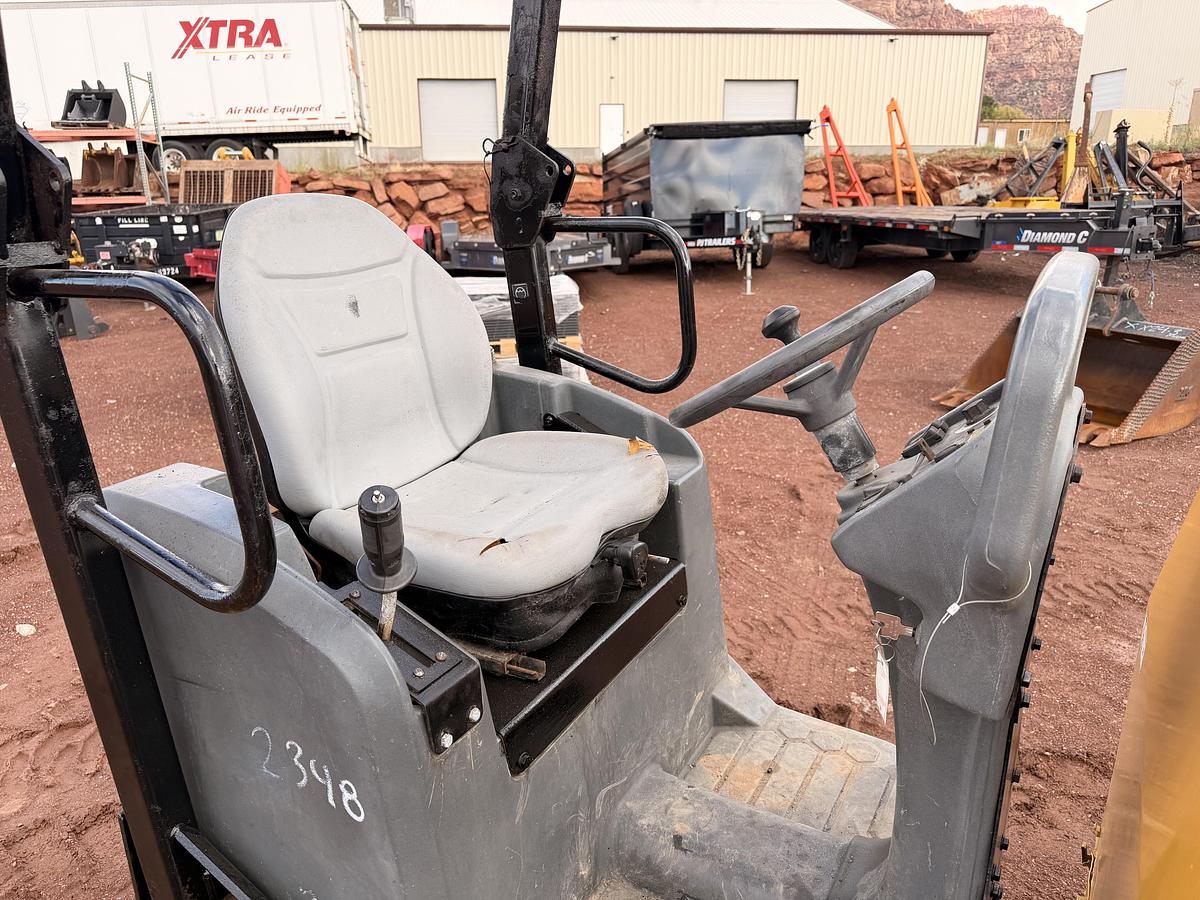 Used 2013 CAT Smooth Drum Roller