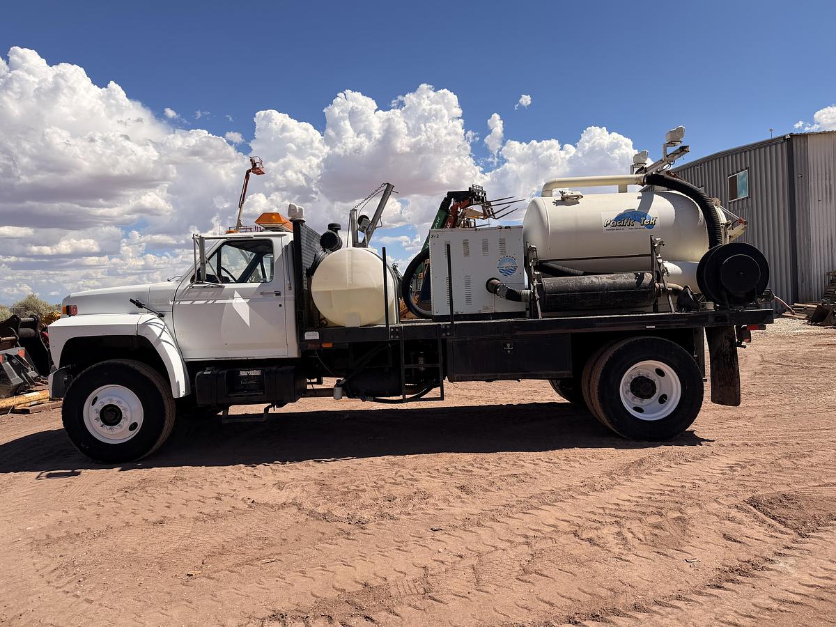 Used 1992 Ford Vacuum Truck