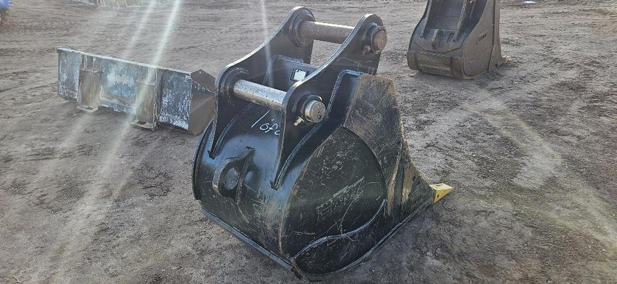 30" Excavator Bucket
