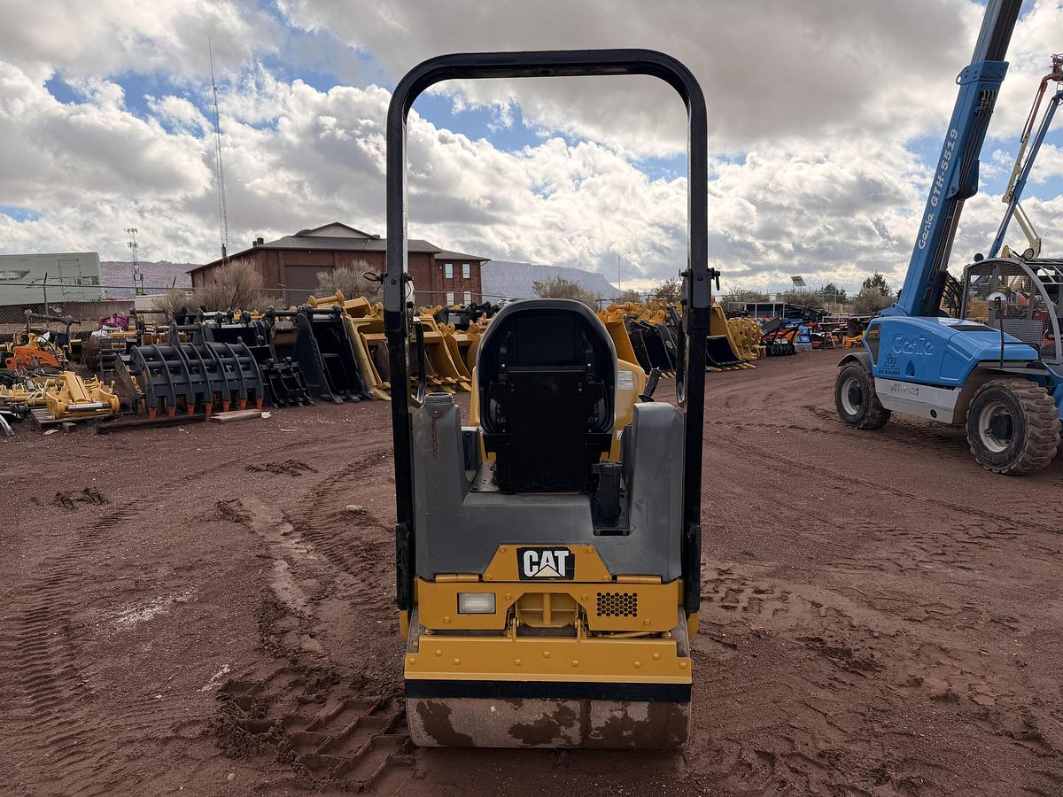 Used 2013 CAT Smooth Drum Roller