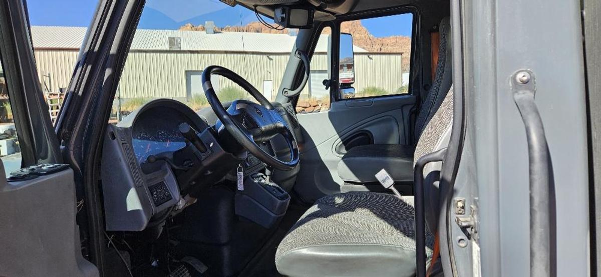 Used 2005 International Box Truck