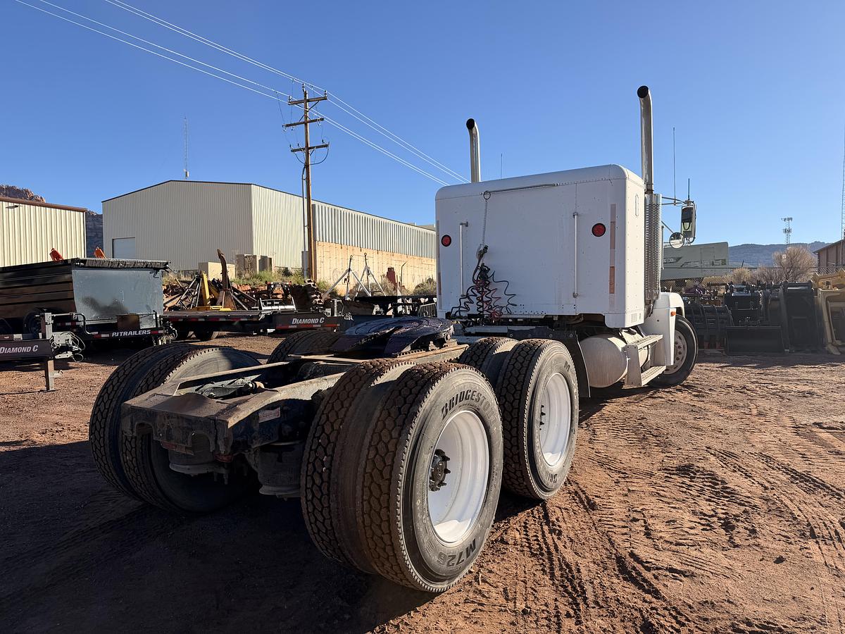 Used 1995 Freightliner FLD120 Truck