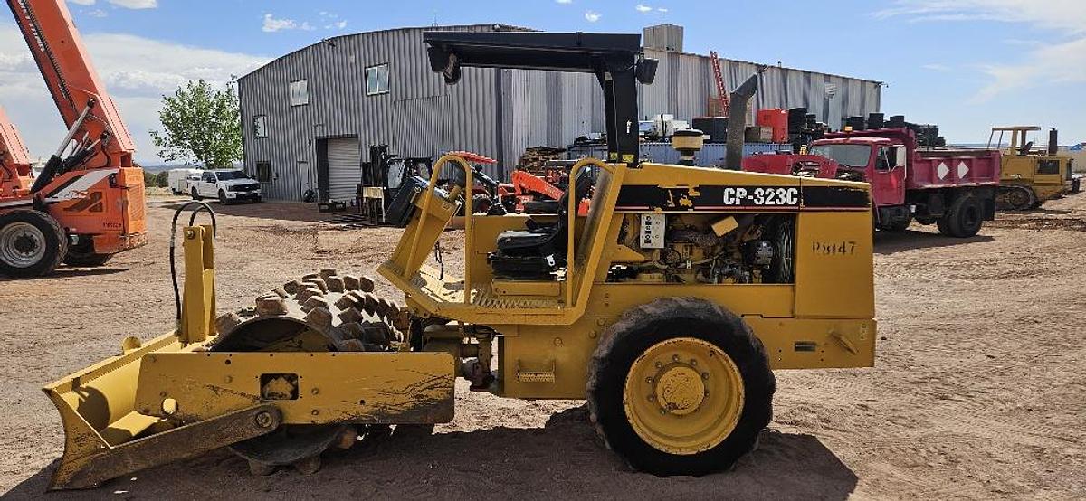 Used Cat Sheeps Foot Vibratory Roller Compactor