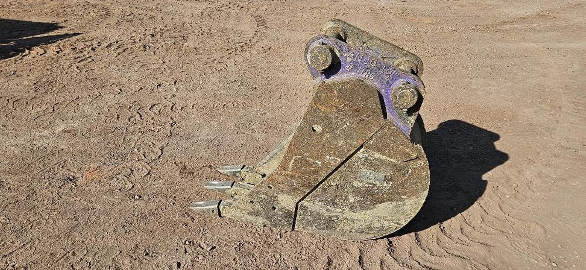 Used 18" Excavator Bucket