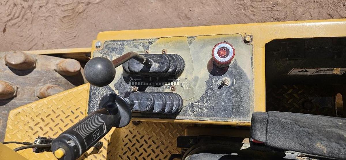 Used Cat Sheeps Foot Vibratory Roller Compactor