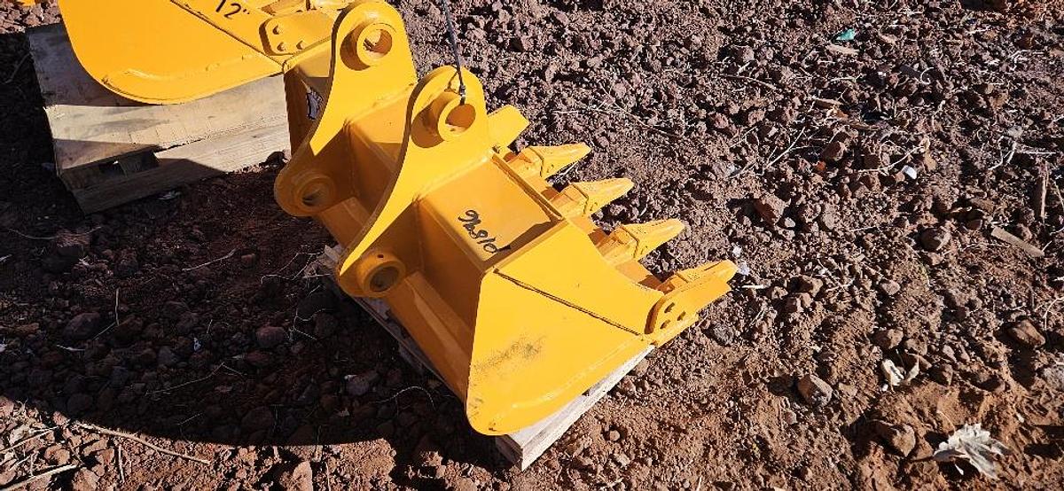 24" Mini Excavator Bucket