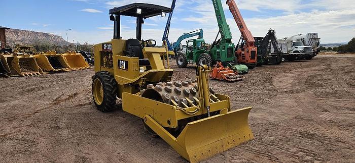 Used CAT CP-323C Sheeps Foot Compactor