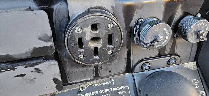 Used Lincoln 305G Welder