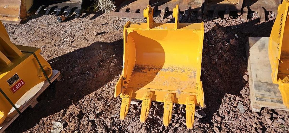 24" Mini Excavator Bucket