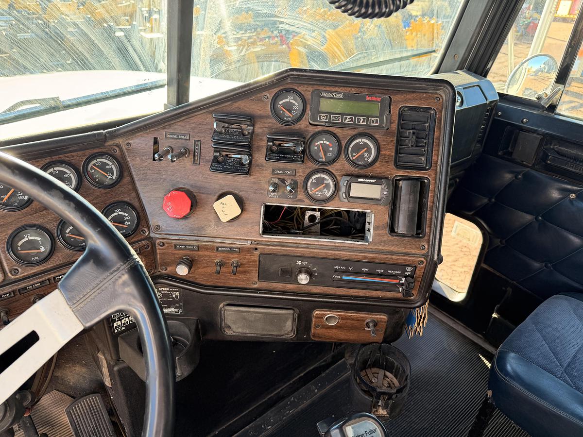 Used 1995 Freightliner FLD120 Truck