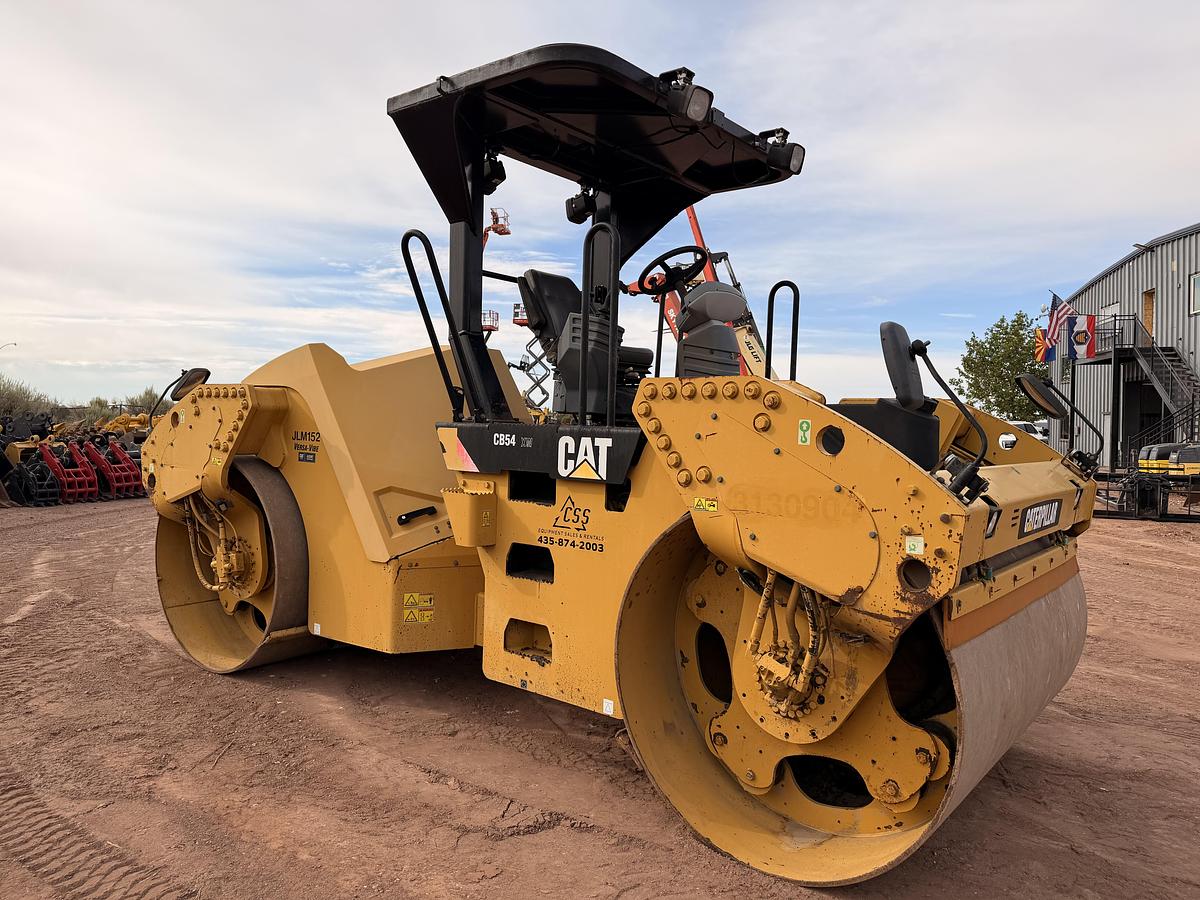 Used 2009 CAT Double Drum Roller