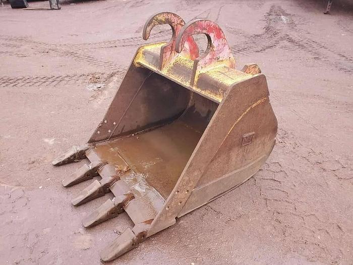 Used Caterpillar 44" Excavator Bucket Excavator Bucket