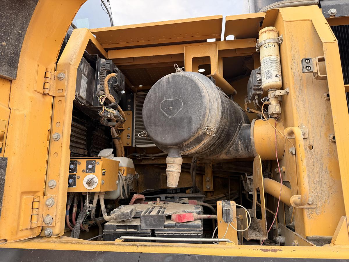 Used 2009 CAT 330D Excavator 