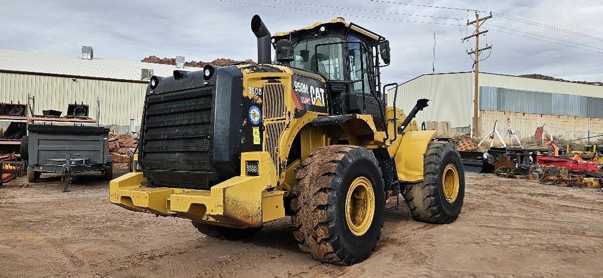Used 2017 CAT 950M Loader