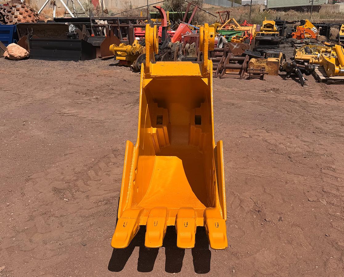 Used 24" Excavator Bucket