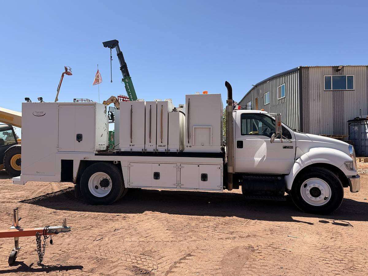Used 2005 Ford F-750 Lube Truck