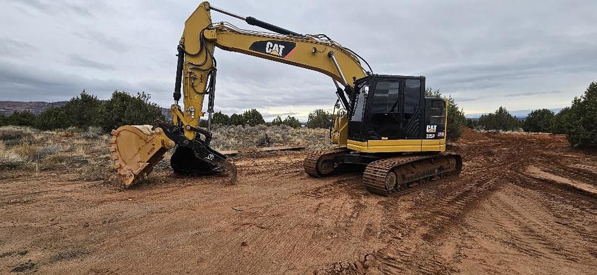Used 2017 CAT 325F Excavator