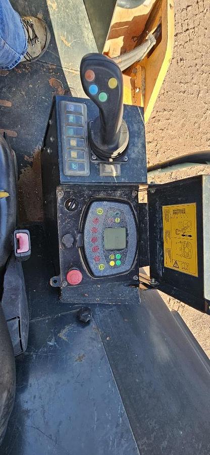 Used 2018 Hyundai Vibratory Roller Compactor