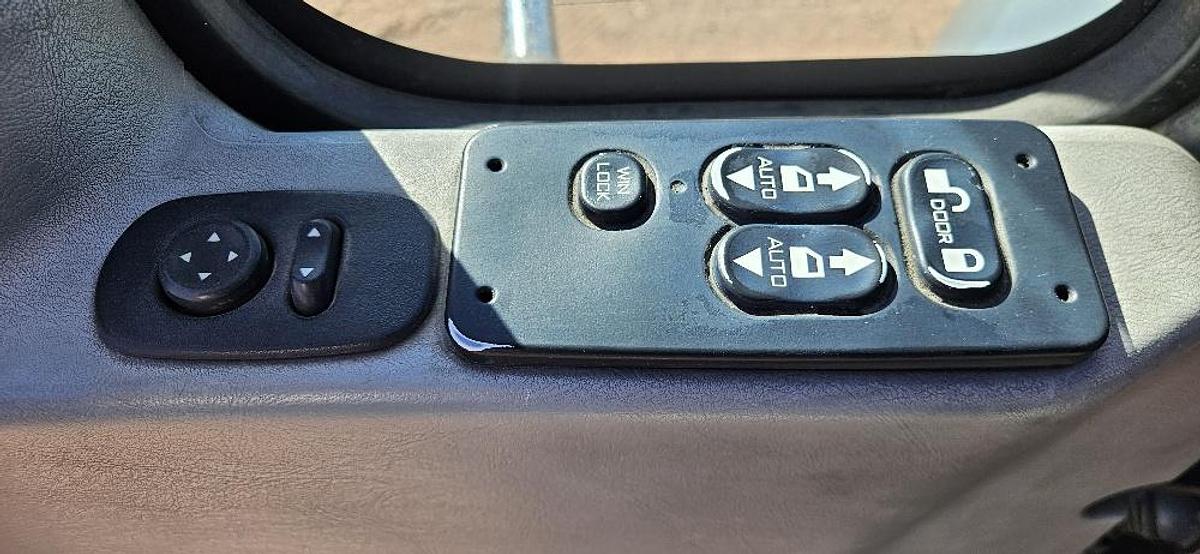 Used 2005 International Box Truck