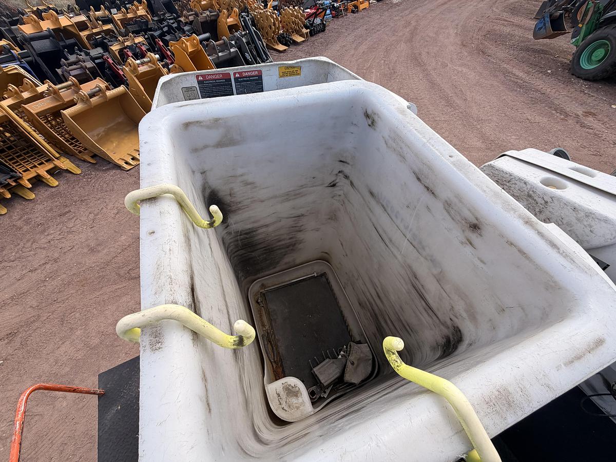 Used 2016 Ford F-550 Bucket Truck
