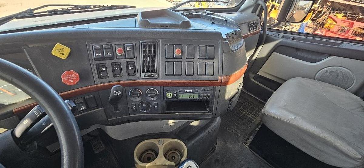 Used 2008 Volvo Dump Truck