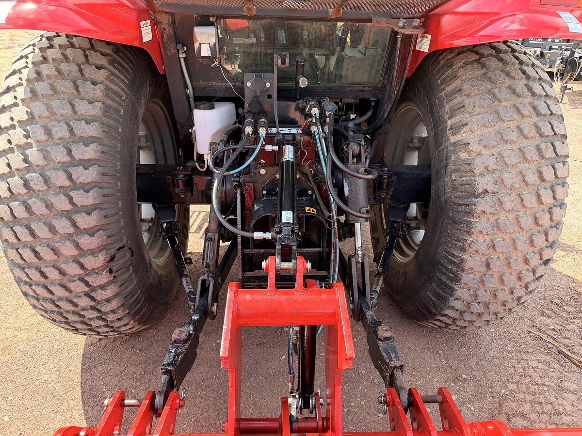 Used 2007 Case Utility Tractor