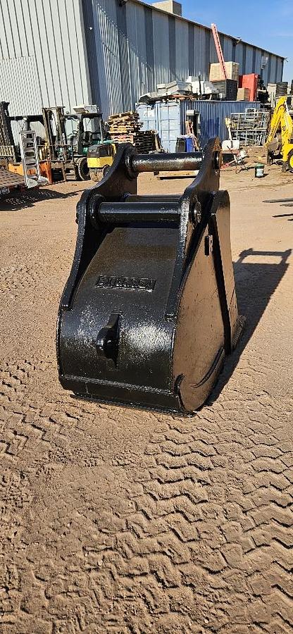 Used 32" Excavator Bucket