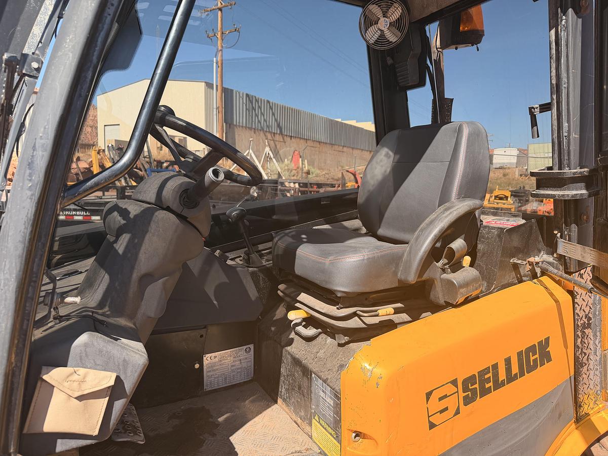 Used 2005 JCB TeleTruk Forklift