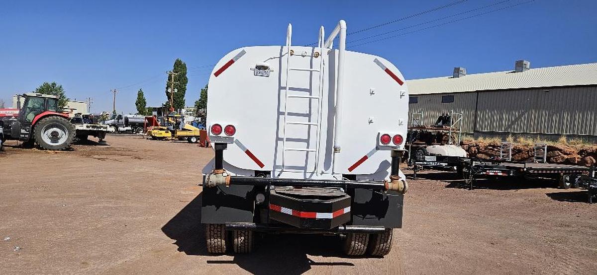 Used Ford LTL 9000 Water Truck