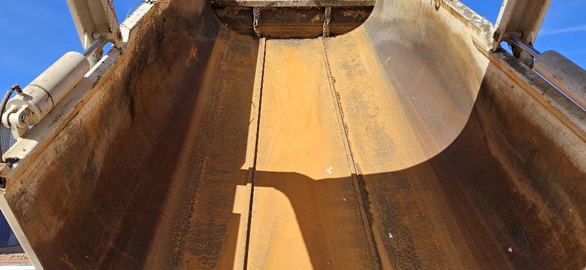 Used 2008 Volvo Dump Truck