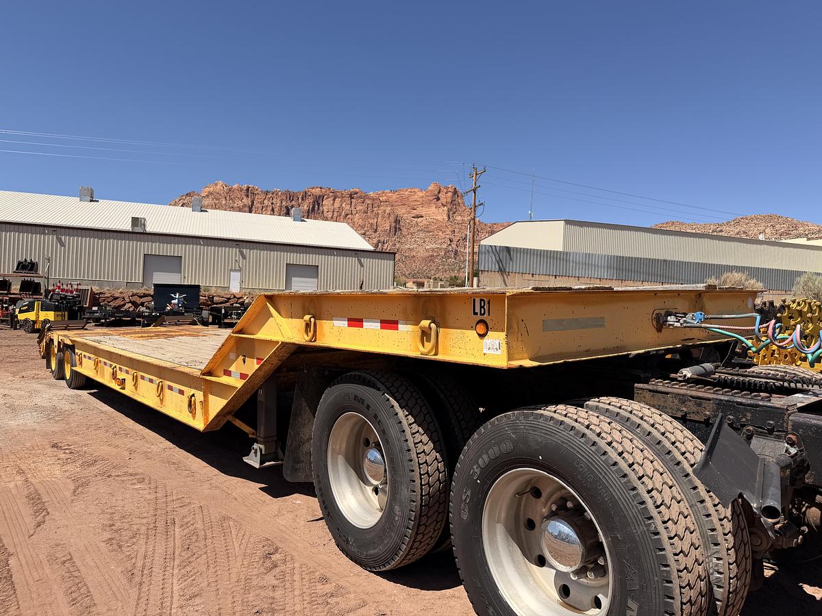 Used 1985 359 Peterbilt & 1997 Load King Equipment Trailer