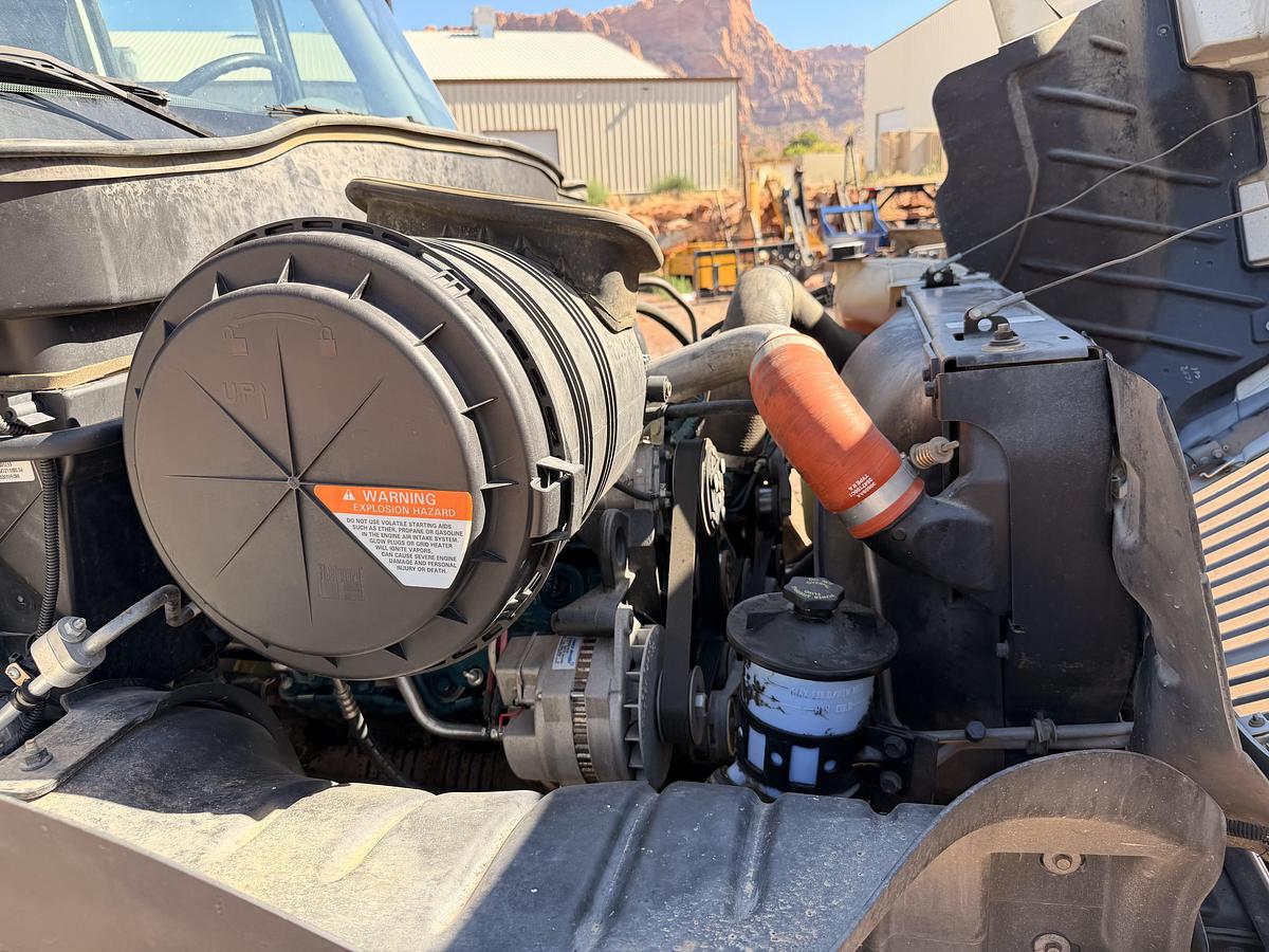 Used 2007 International 2000 Gallon Water Truck
