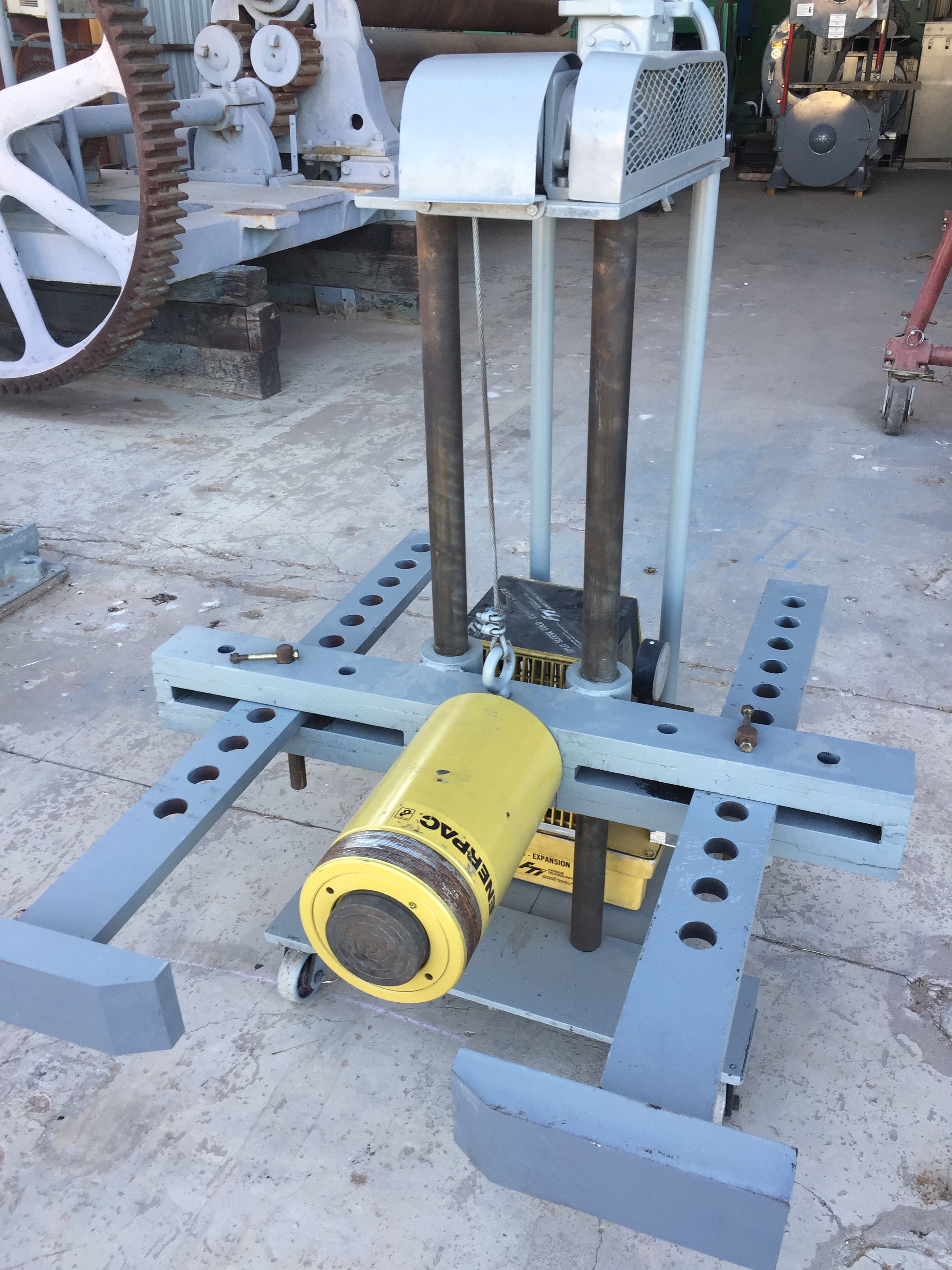 Used 150 Ton Industrial Gear / Wheel Puller