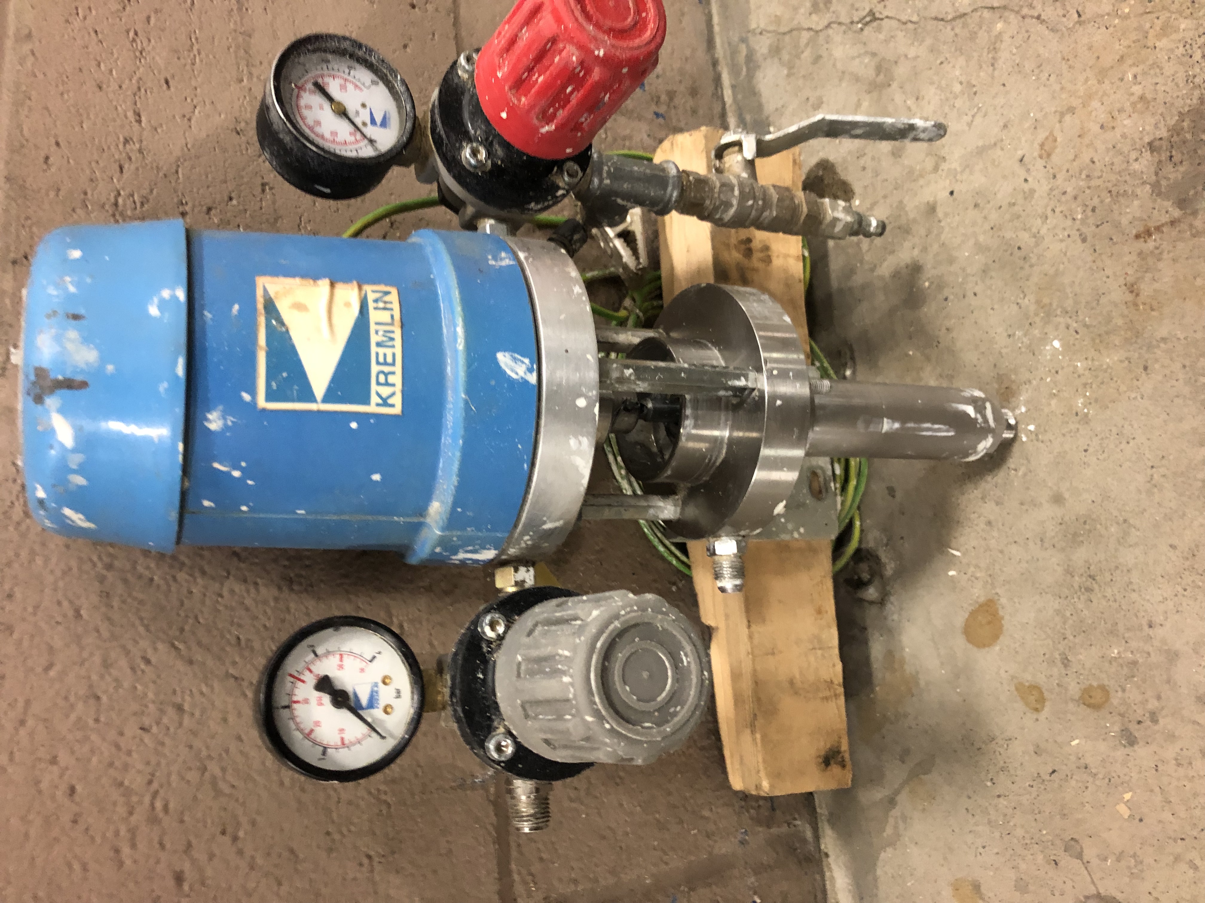 Used Kremlin Paint Pump