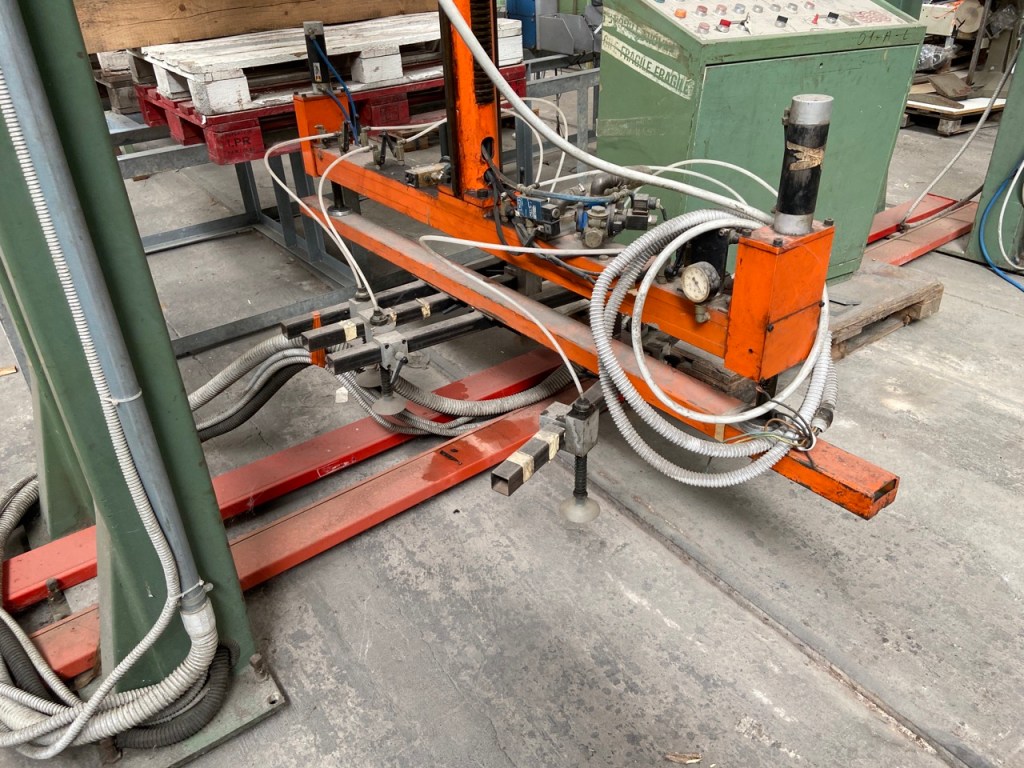 Usato Sistema a ventosa per movimentazione e carico merce marca Sag