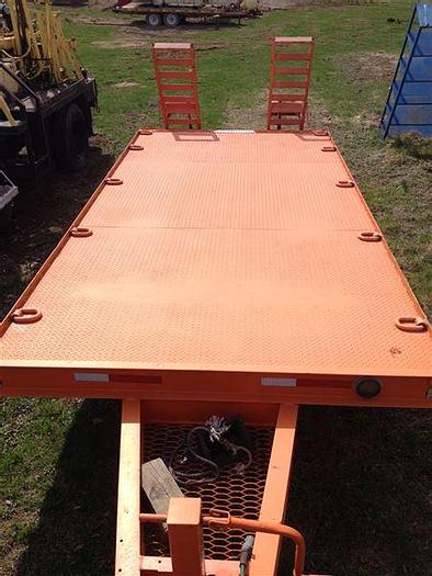 Used 1988 International 16' ft Flat Trailer & 4' ft Dove