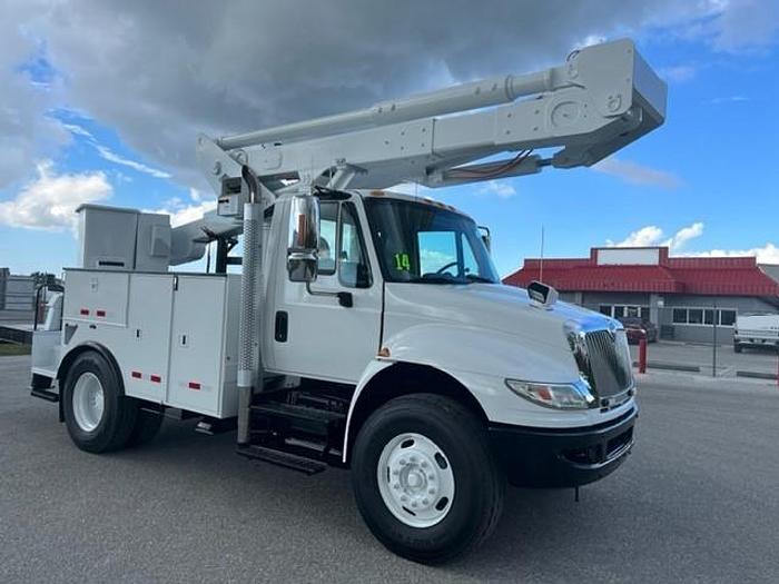 Used Versalift VST-5500SI 60ft Telescopic Bucket Boom on 2014 International 4300 SBA Reg Cab