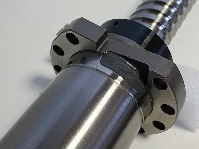 Geschliffener Präzisions Kugelgewindetrieb mit Lagern, D50 mm, 1143 mm, Steinmeyer, neu