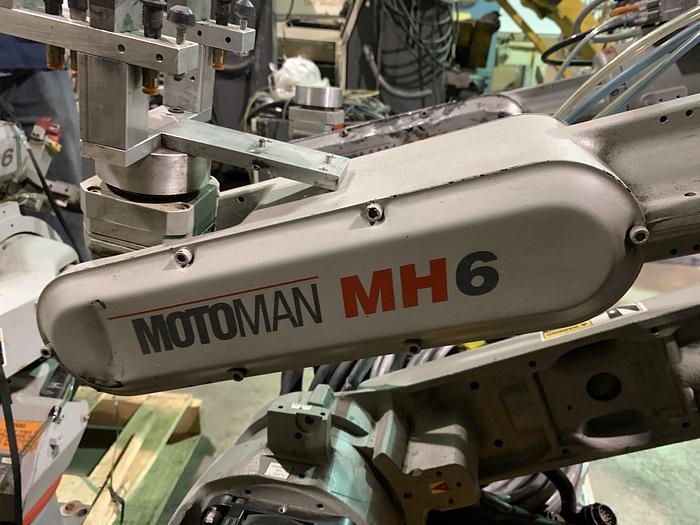Used YASKAWA MOTOMAN MOTOMAN MH6 6 AXIS CNC ROBOT
