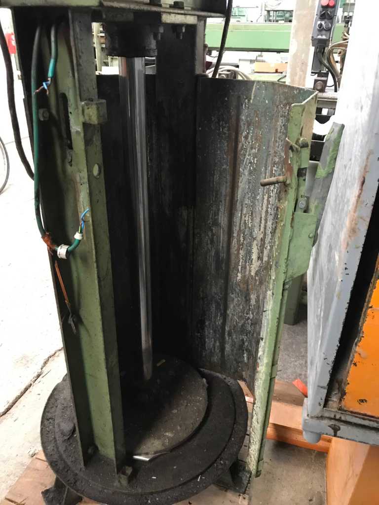 Usato Schiaccia bidoni idraulico marca Zucco