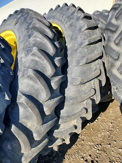 Used 2014 John Deere 8260R Tractor w/ IVT + ILS