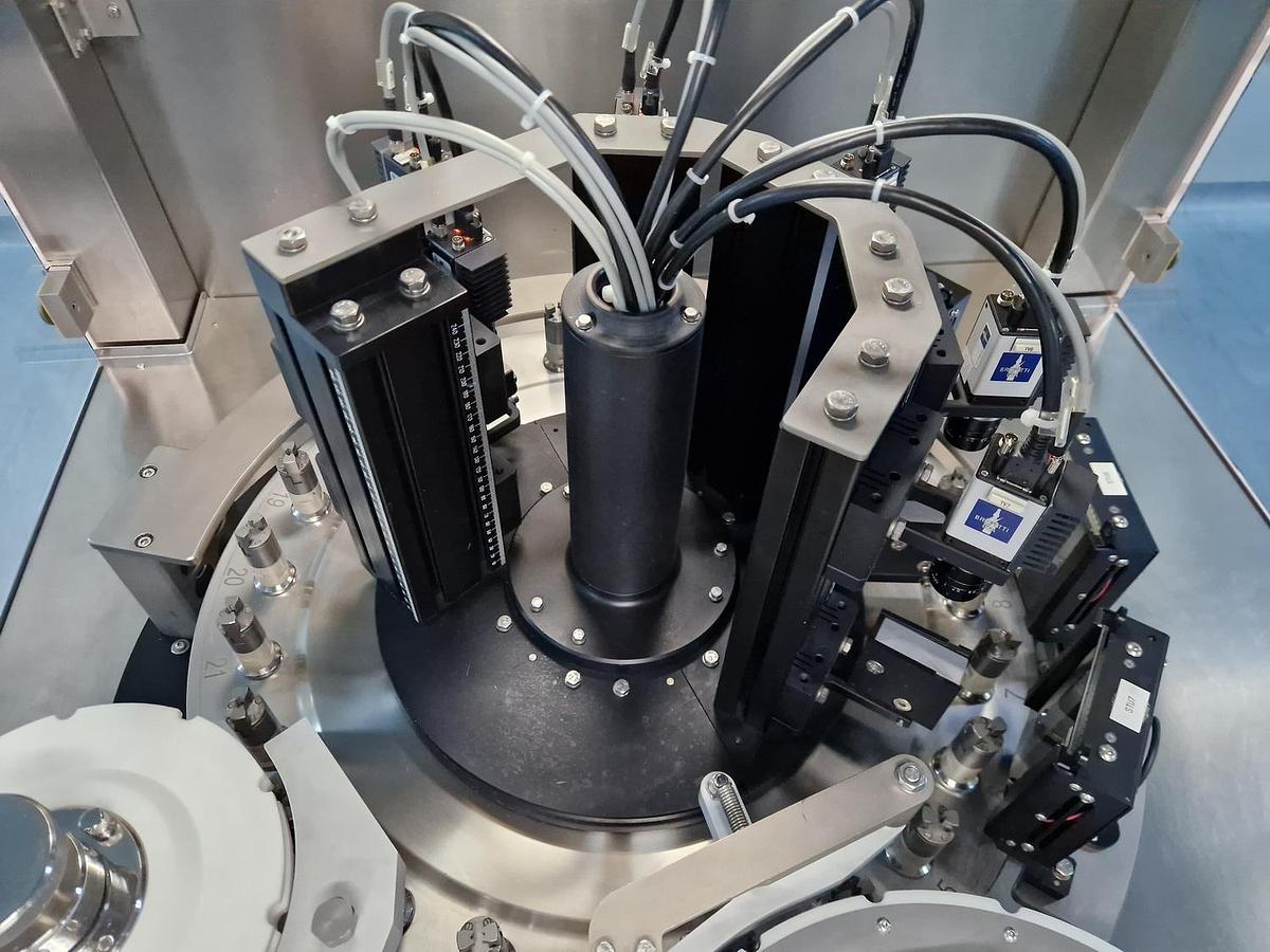 Usado A Máquina de inspección jeringas prefabricadas Brevetti K 15-C 200