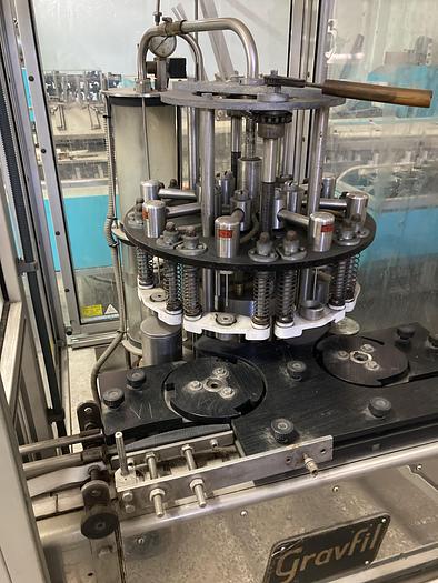 Usado Llenadora de liquidos por vacío GRAVFIL