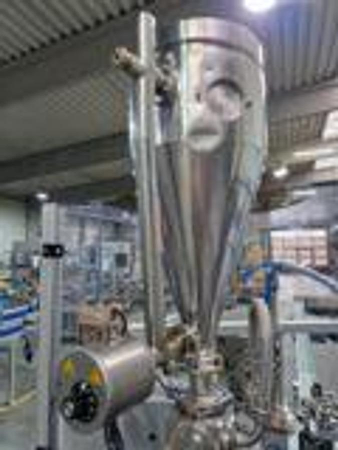 Usado A Llenadora cerradora de tubos de alumino IWKA TFS 10