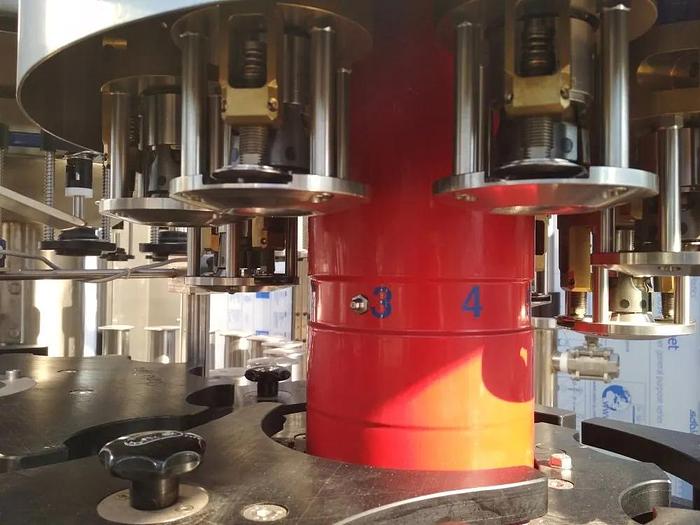 Usado Llenadora taponadora Stork