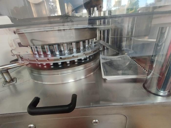 Usado Maquina tableteadora rotativa BONALS BR 29