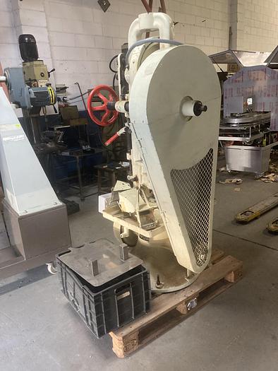 Usado Tableteadora Excéntrica BONALS modelo  MOD. AMT